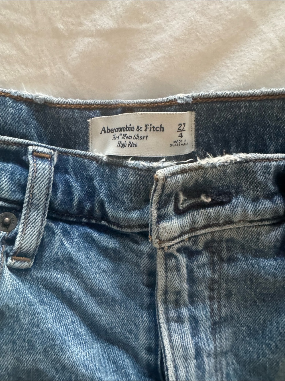 Abercrombie 4” Mom Short High Rise